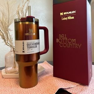 Stanley x Lainey Wilson Quencher Tumbler Cup H2.0 40 oz - Country Gold